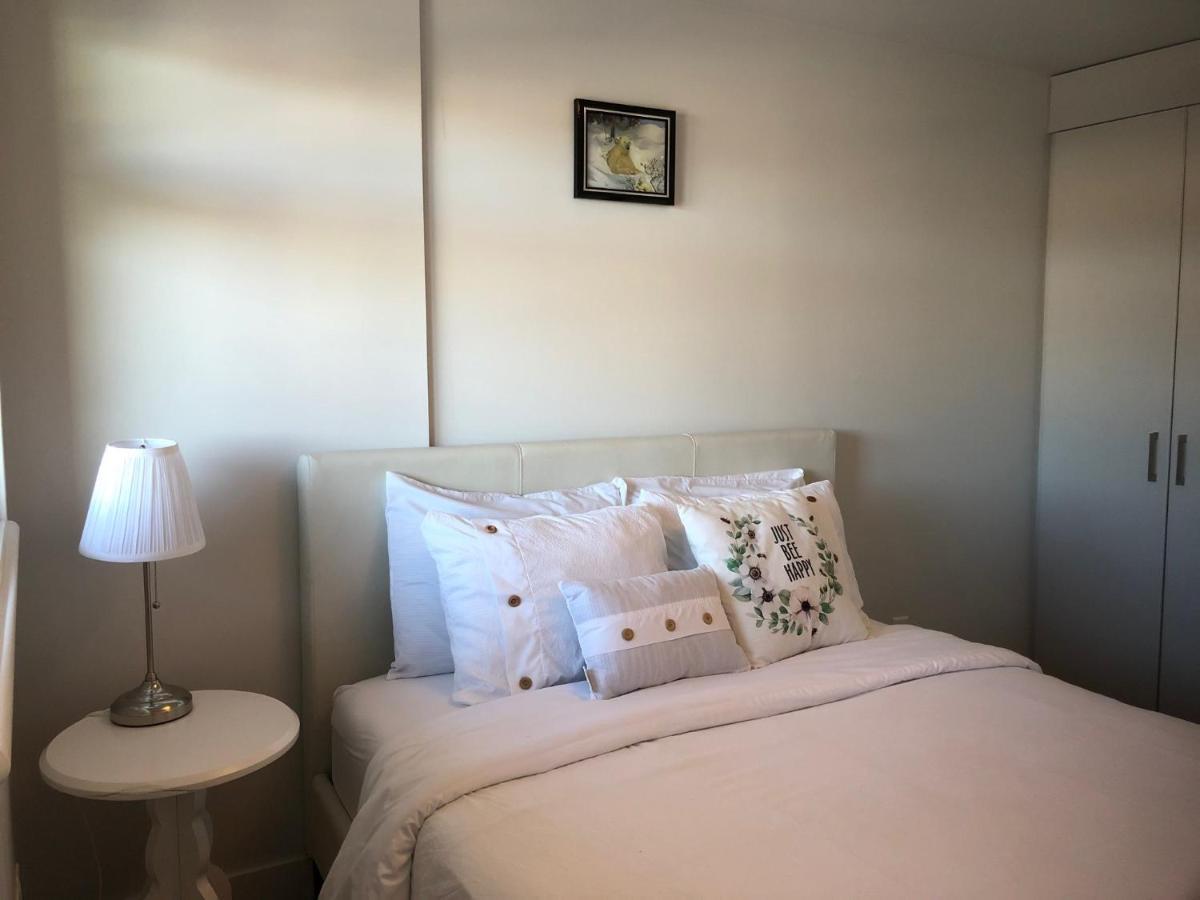 Amicable, Cozy, High Speed Internet, Sleeps 2 Riverview Downtown Apartment YYC Exteriör bild