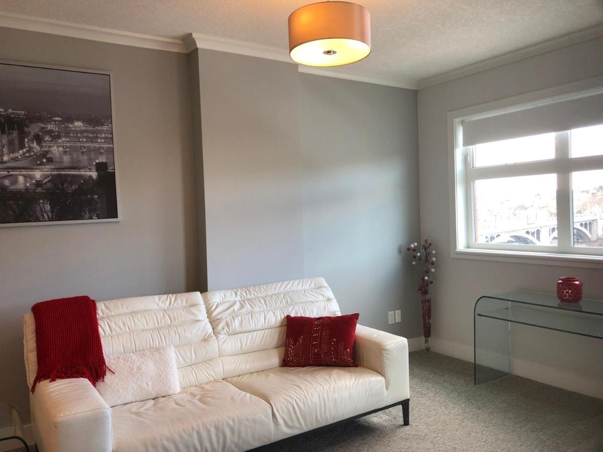 Amicable, Cozy, High Speed Internet, Sleeps 2 Riverview Downtown Apartment YYC Exteriör bild