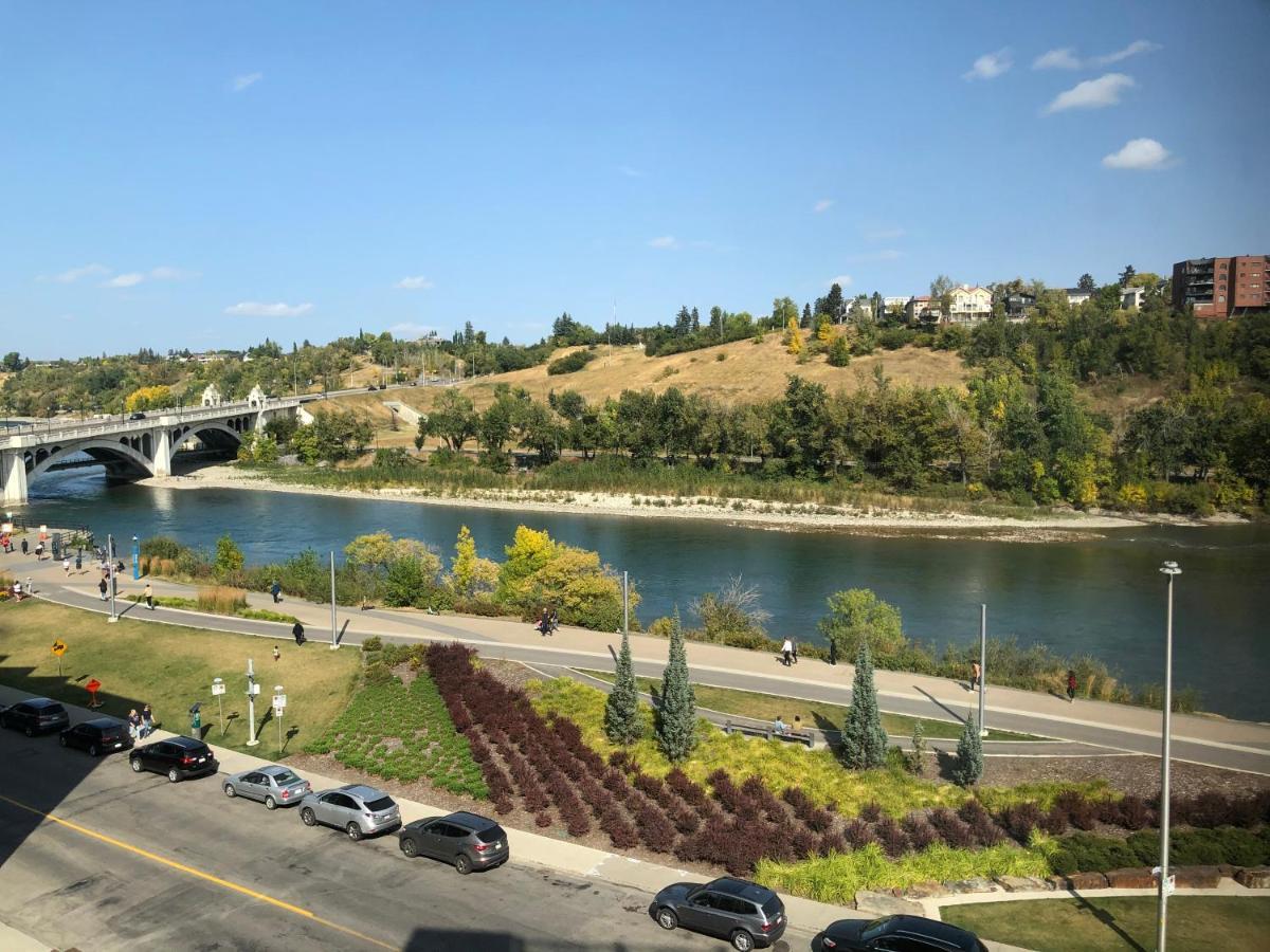 Amicable, Cozy, High Speed Internet, Sleeps 2 Riverview Downtown Apartment YYC Exteriör bild